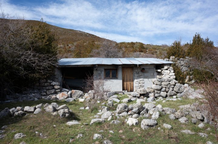 Cabane de berger au-dessus du lieu-dit Le Villard