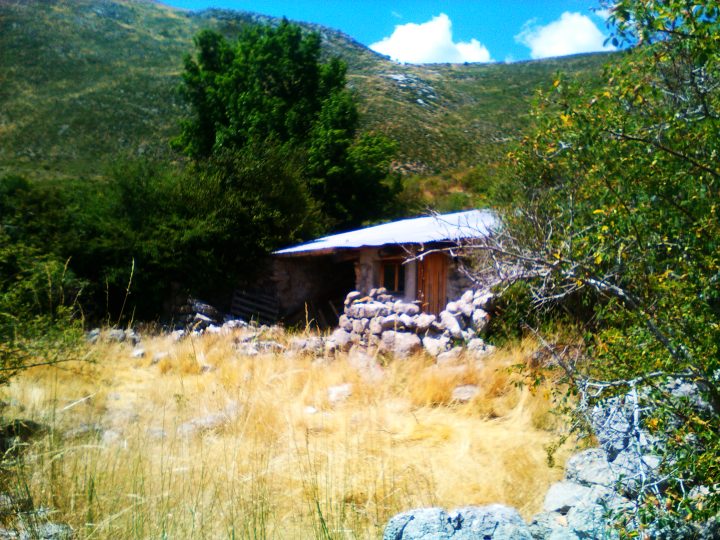 Cabane de berger au-dessus du lieu-dit Le Villard