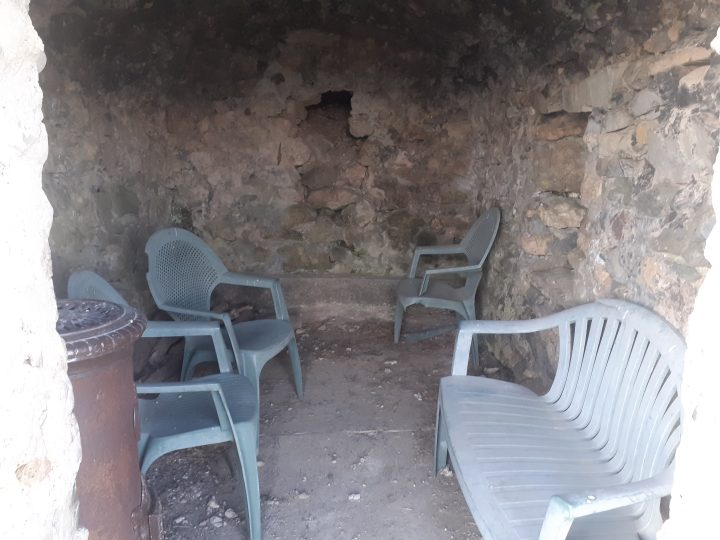 Abri du Serre de Chat Pendu