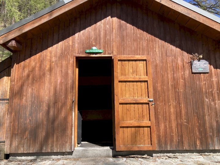 Cabane forestière du Poyet