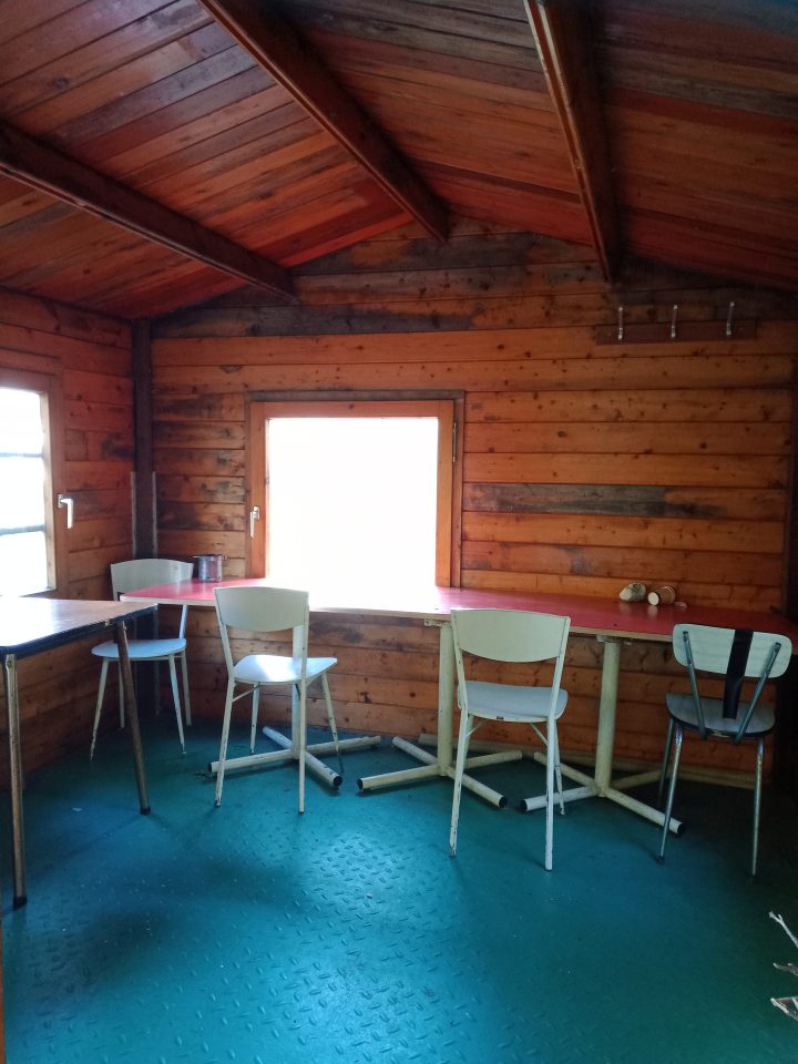 Cabane de la montée au chalet Bizot