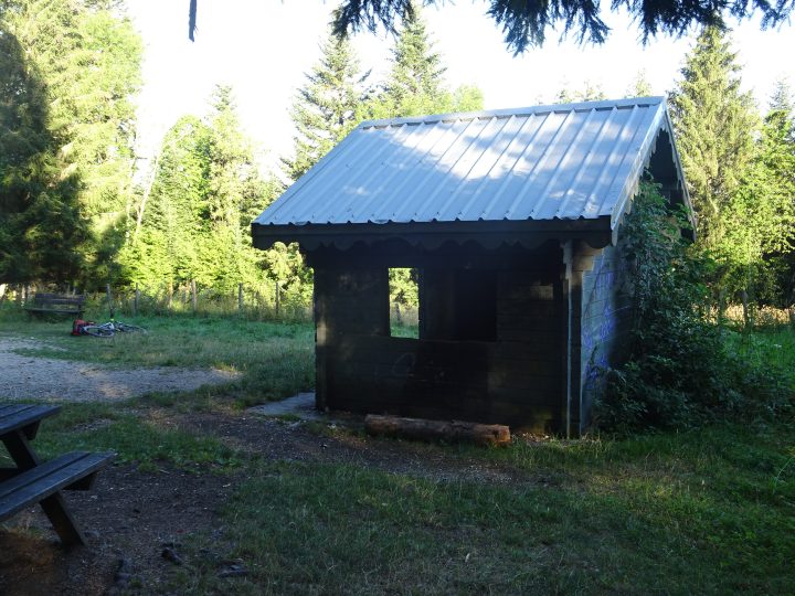Cabane du petit bois