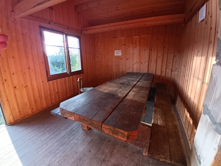 Cabane du Mont Châteleu