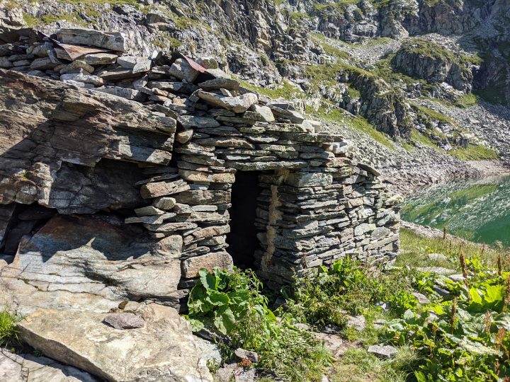Abri du lac de la Corne