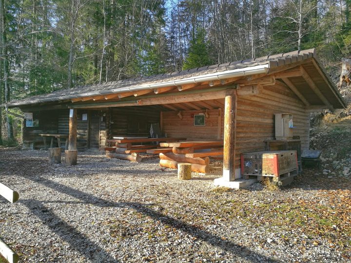 Cabane forestière de Courchapoix