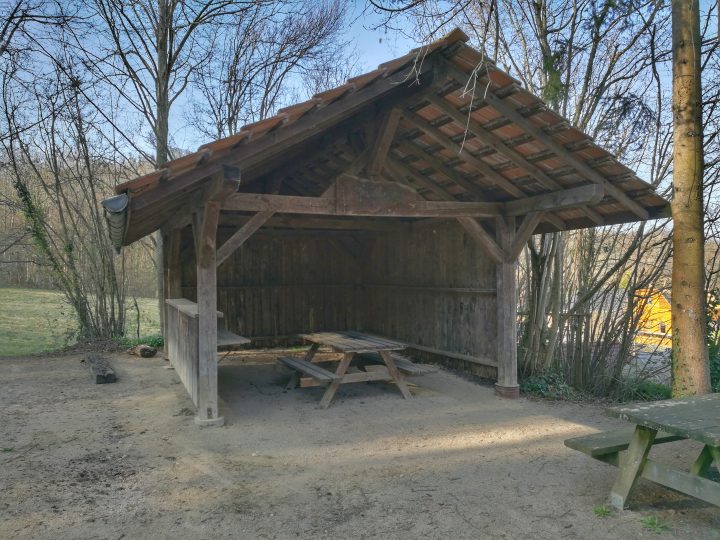 Cabane forestière à Koestlach