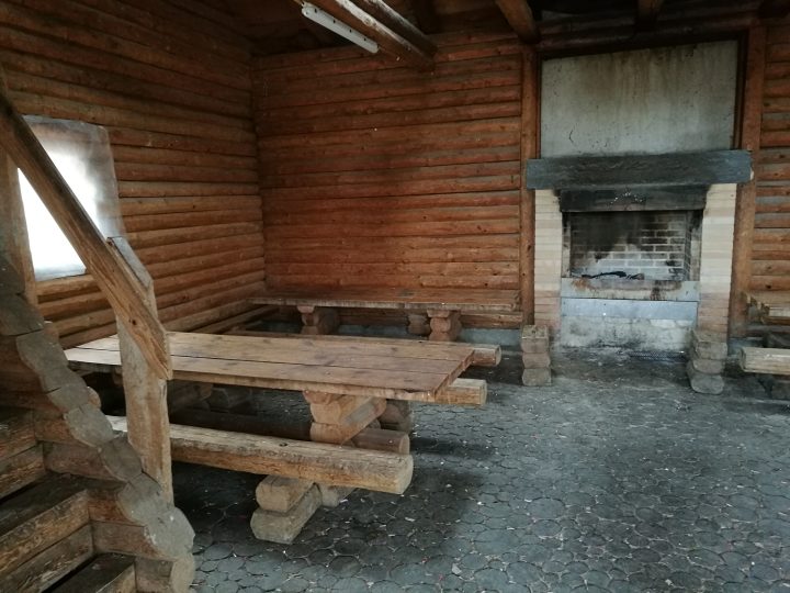 Cabane forestière de Chevenez