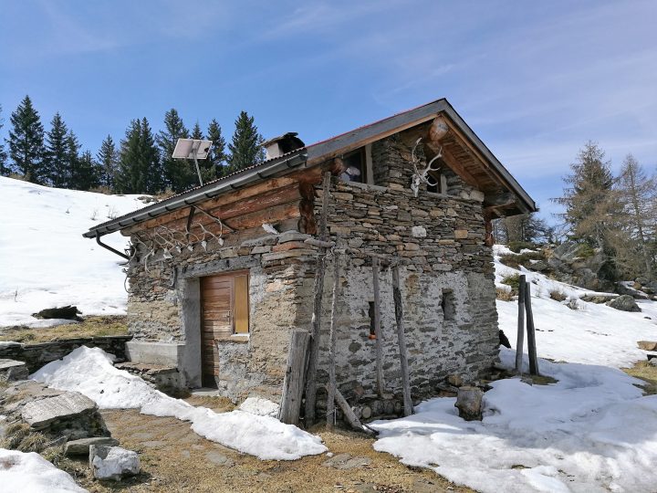 Capanna Alp di Luarn