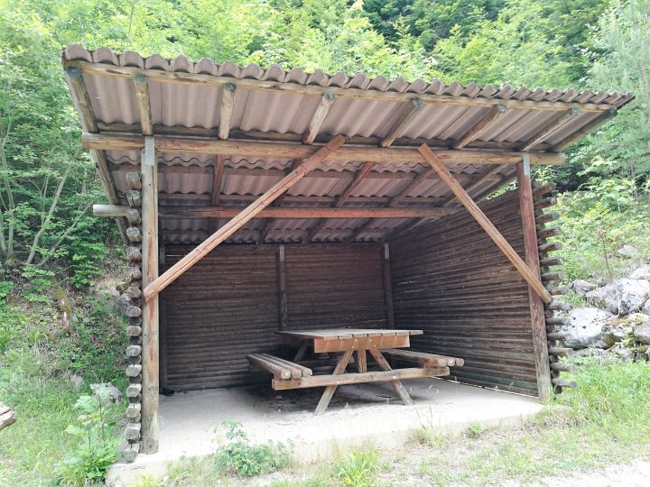 Cabane forestière Côte de Boécourt