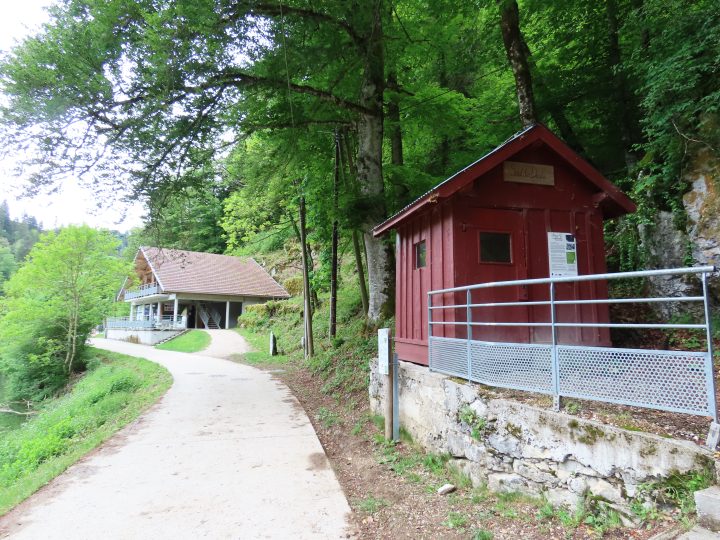 Cabane de douanier du Saut du Doubs
