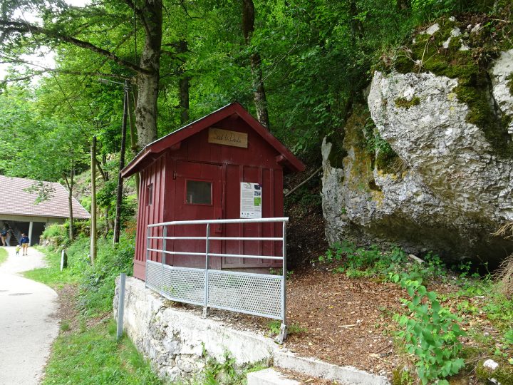 Cabane de douanier du Saut du Doubs