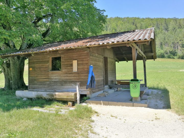 Waldhütte Helfenbergrüttenen