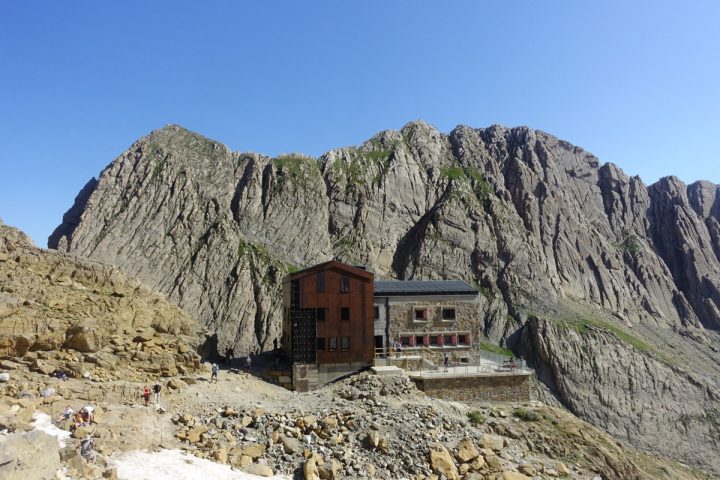 Refuge de La Bréche de Roland