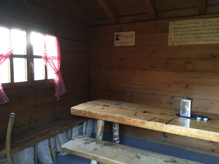 Schutzhütte Surenen Eggen