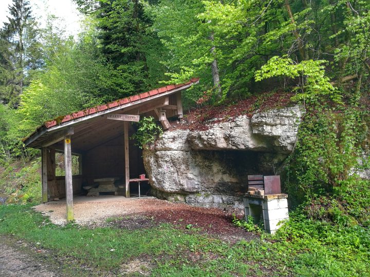 Abri 'Villa Moine' au ruisseau de Mettembert