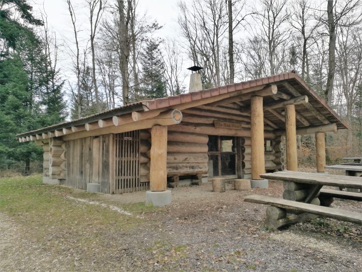 Cabane forestière les Ronds Prérats