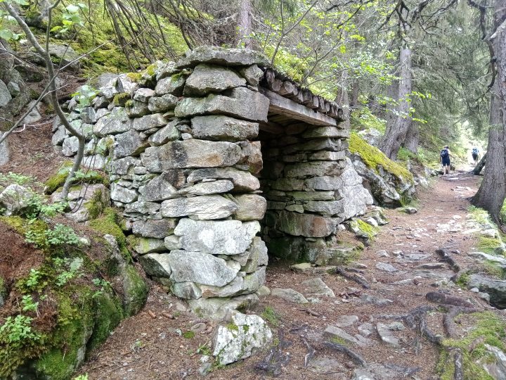 Cabane des Plans