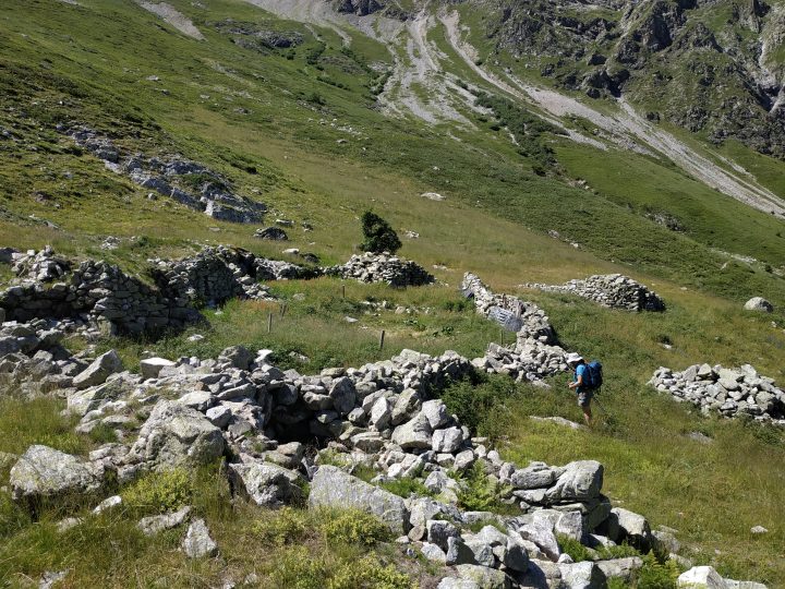 Les Six Cabanes
