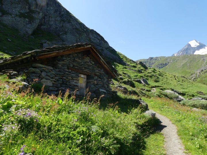 Cabane sous Panossière