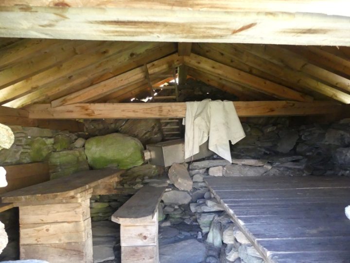Cabane sous Panossière