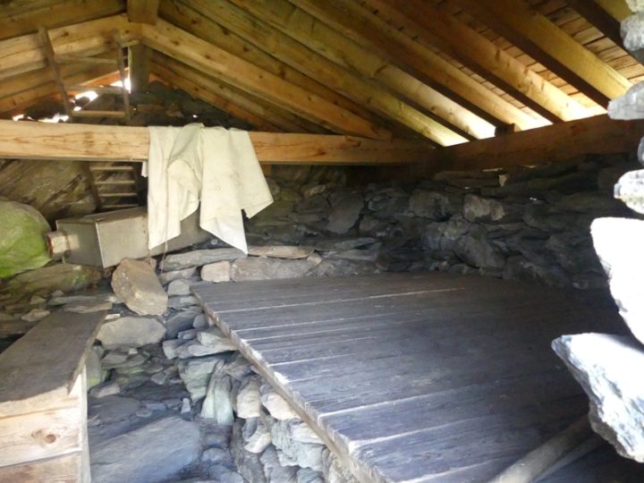Cabane sous Panossière